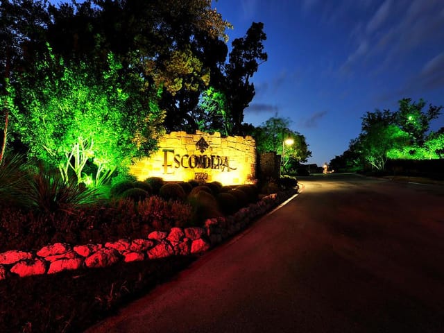 7800 SOUTHWEST Pkwy Unit #414