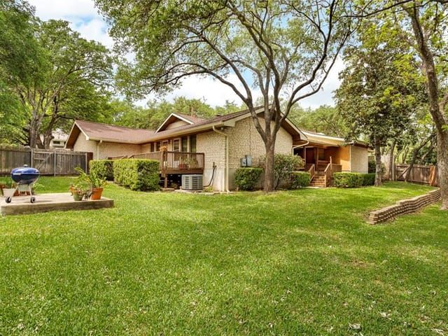 7801 Lindenwood Cir