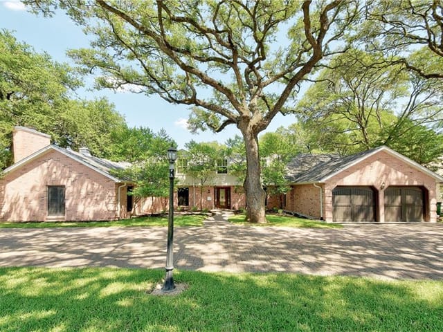 7801 Mesa Dr