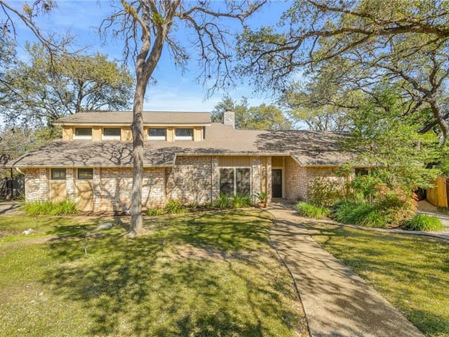 7803 Deer Ridge CIR