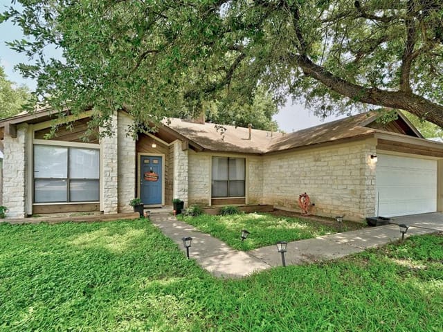 7803 Swindon Ln