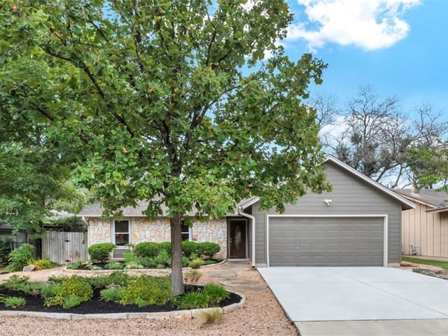 7803 Woodcroft Dr