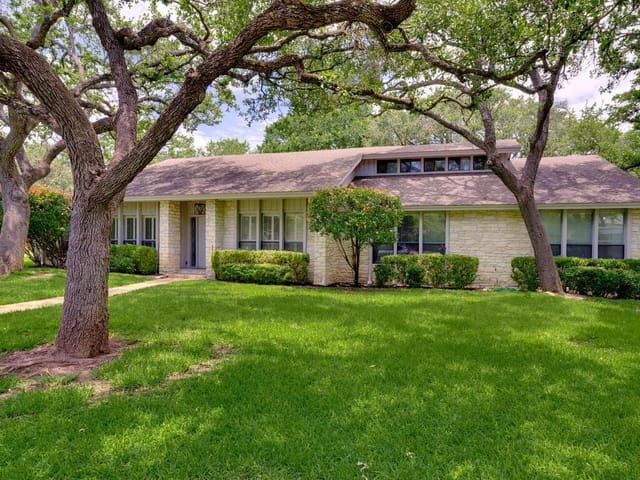 7805 Deer Ridge Cir