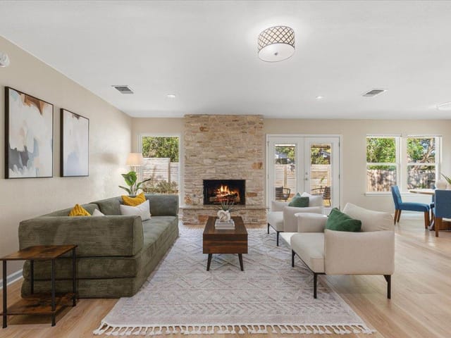7805 Manassas DR
