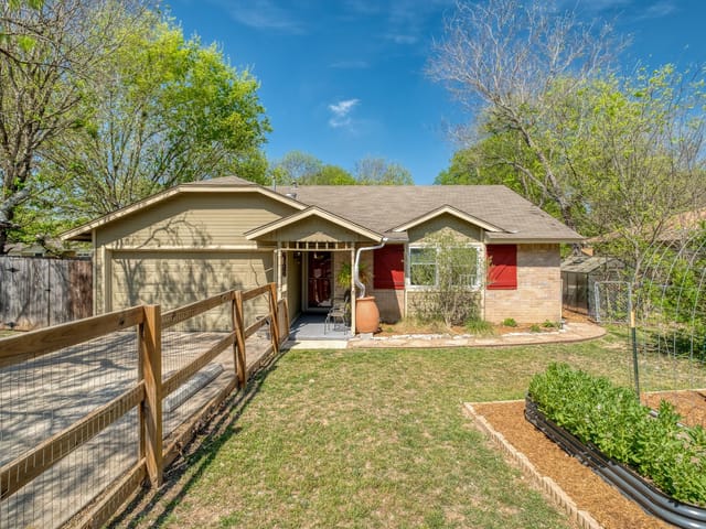 7812 Bixler Dr