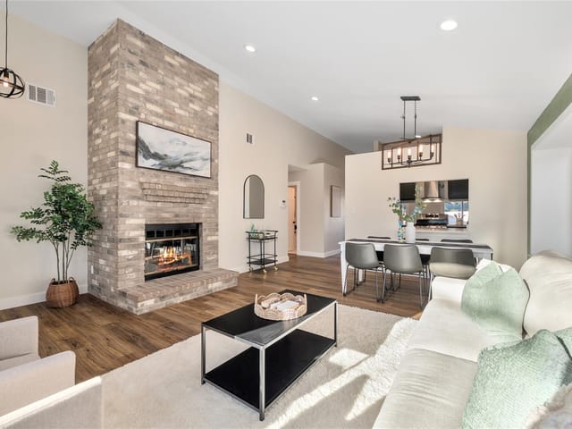 7900 Finch Trl