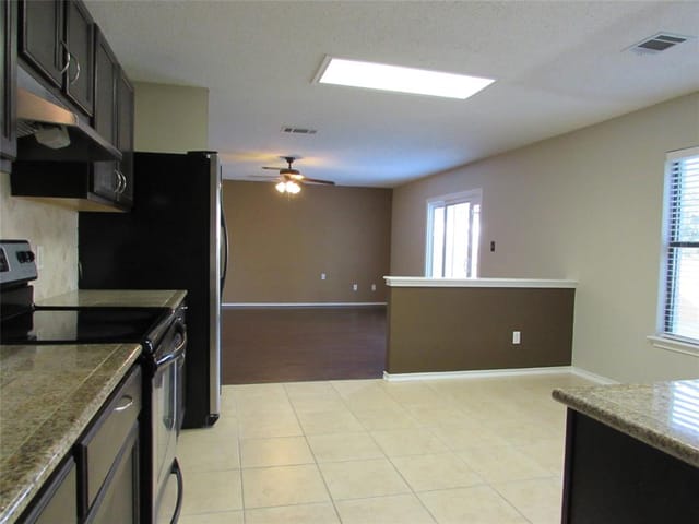 7900 Rosenberry Dr