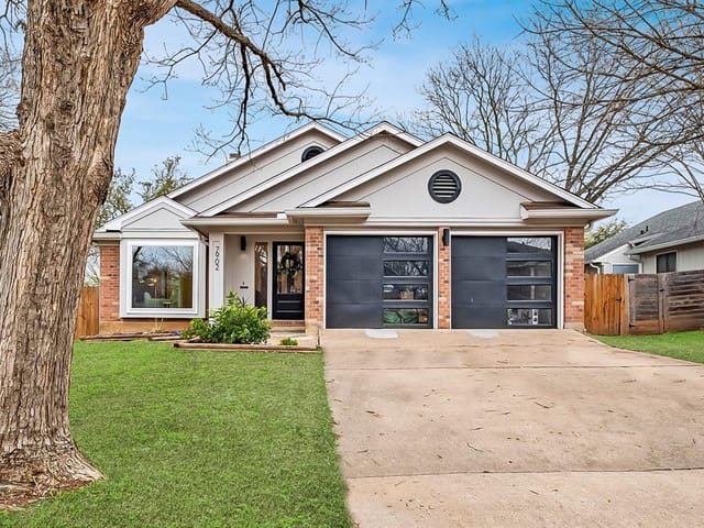7902 Finch Trl