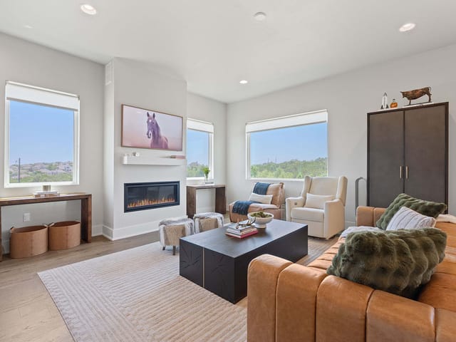 7905 Floracita LN
