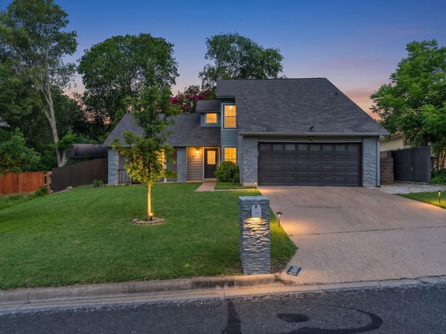 7906 Keneshaw DR