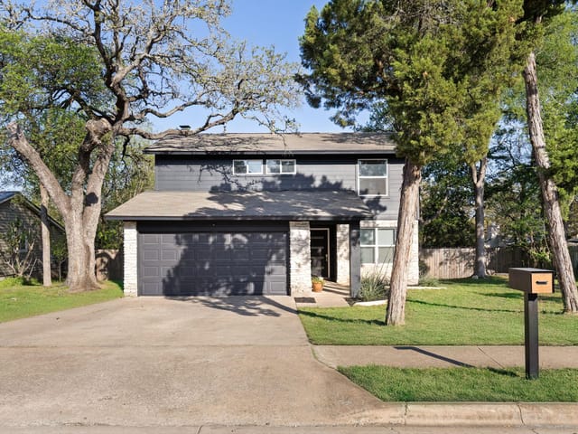 7909 Manassas DR