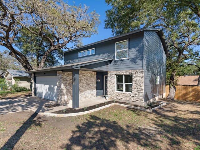 7909 Manassas Dr