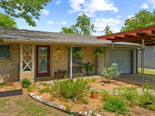 7912 Burrell Dr