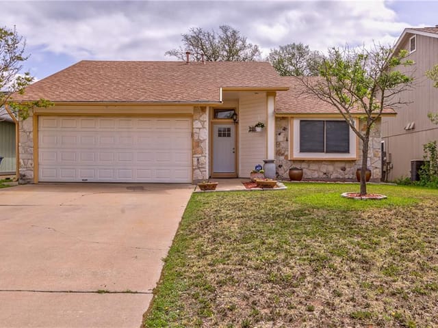 7913 Tiffany Dr