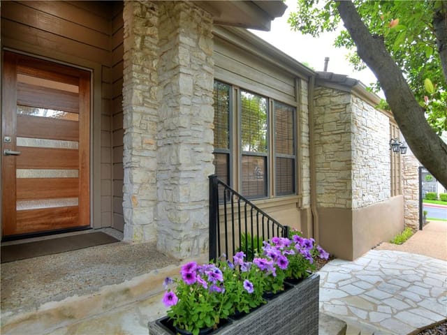 7915 Mesa Trails CIR