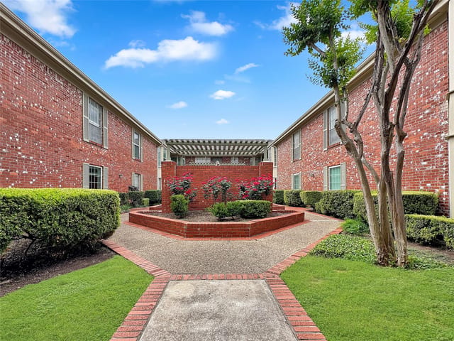 7920 Rockwood Ln Unit #131