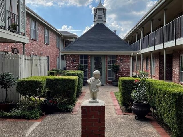7920 Rockwood Ln Unit #216