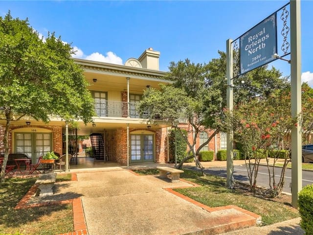 7920 Rockwood Ln Unit #220