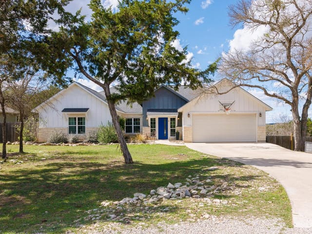 8 Butterfly St