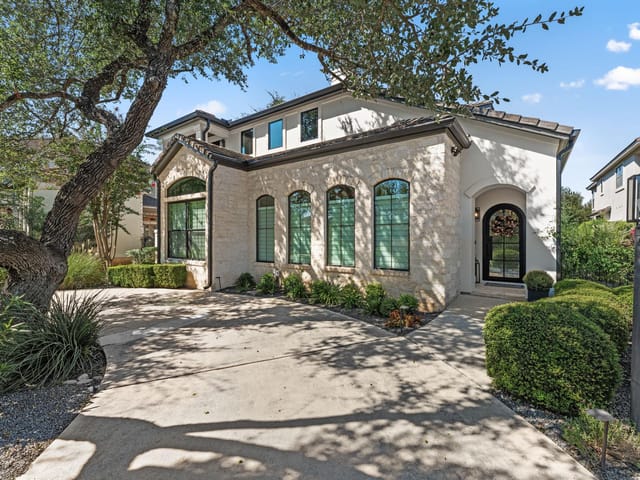 8 Hightrail Way