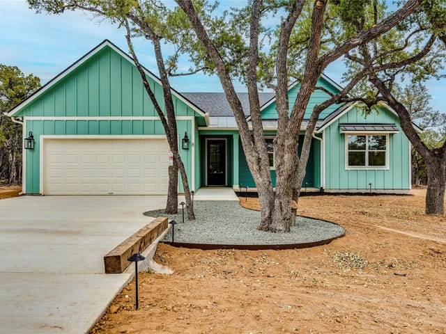 8 Huisache Ln
