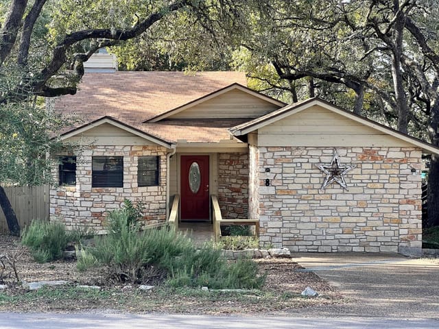 8 Stonehouse Cir