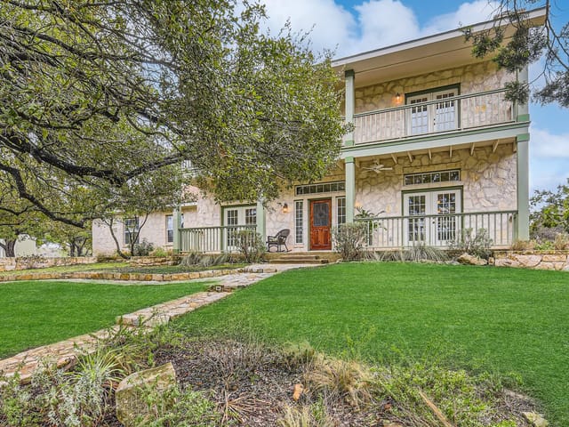 8 Tall Oaks Trl