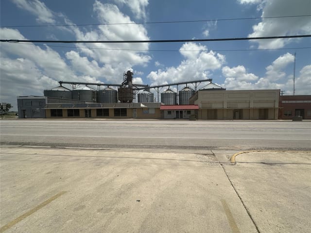 8 W Mesquite Ave