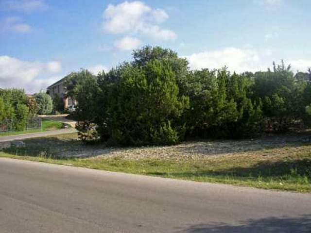 8 Waterfall DR