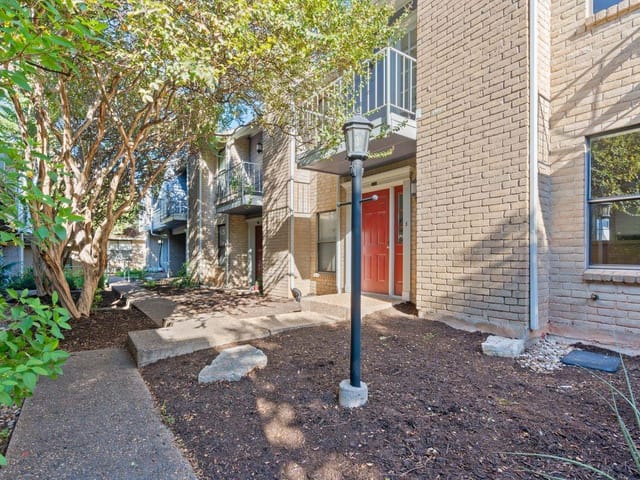 800 Banister Ln Unit #808 Bldg A