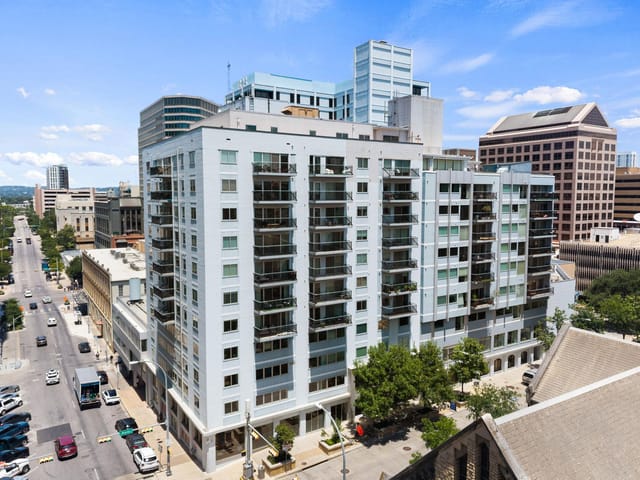 800 Brazos ST Unit #1105