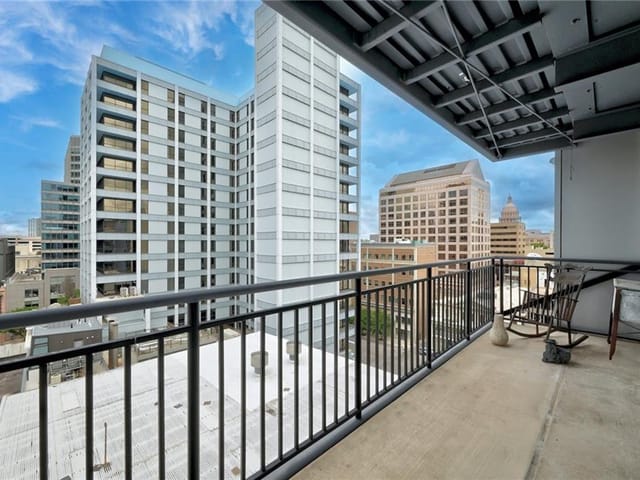 800 Brazos St Unit #1109