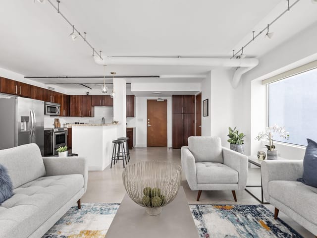 800 Brazos St Unit #1207