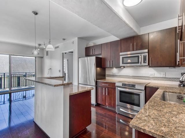 800 Brazos St Unit #704