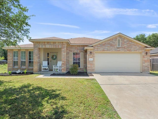 800 Cattail CIR