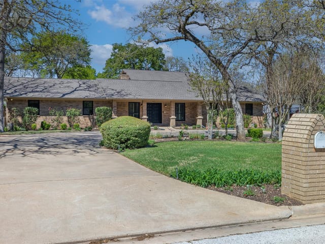 800 Copperas Dr