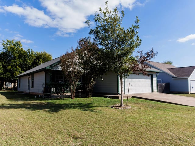 800 Debra Dr