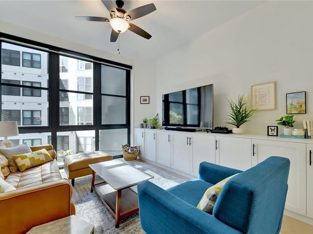 800 EMBASSY Dr Unit #211