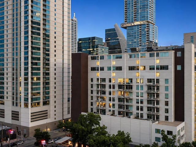 800 W 5th St