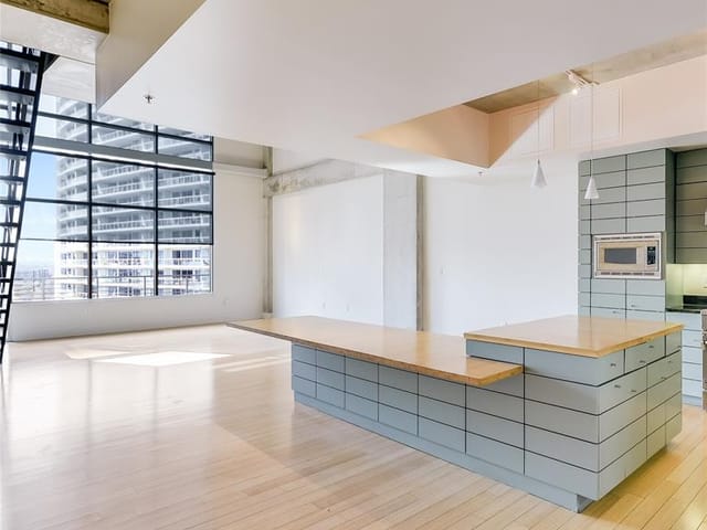 800 W 5th St Unit #1102