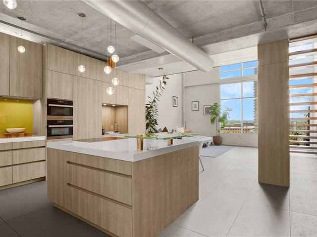 800 W 5th ST Unit #1105