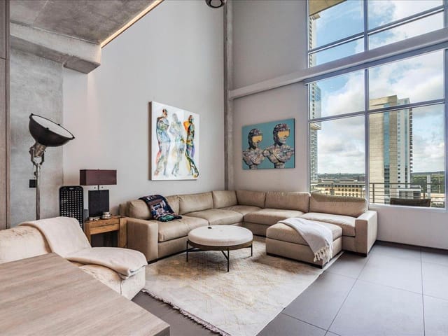 800 W 5th ST Unit #1105