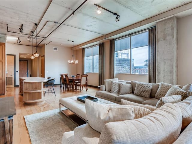 800 W 5th ST Unit #302