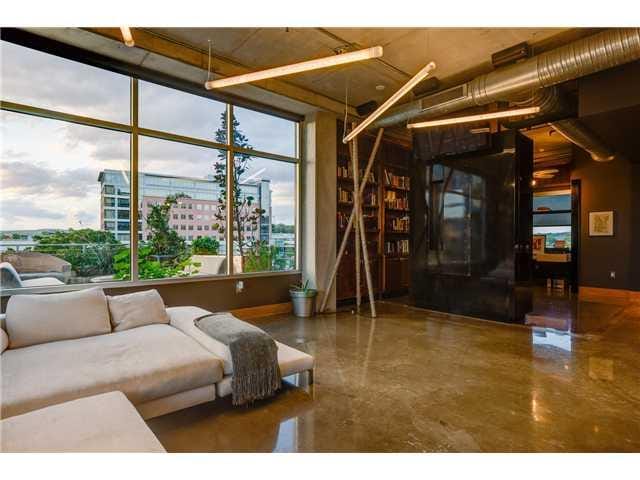 800 W 5th ST Unit #401