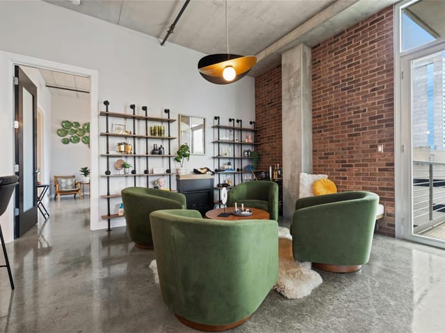 800 W 5th ST Unit #501