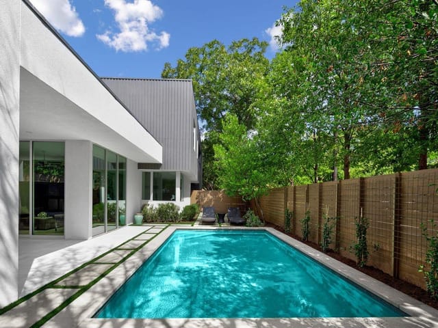 800 W Mary ST