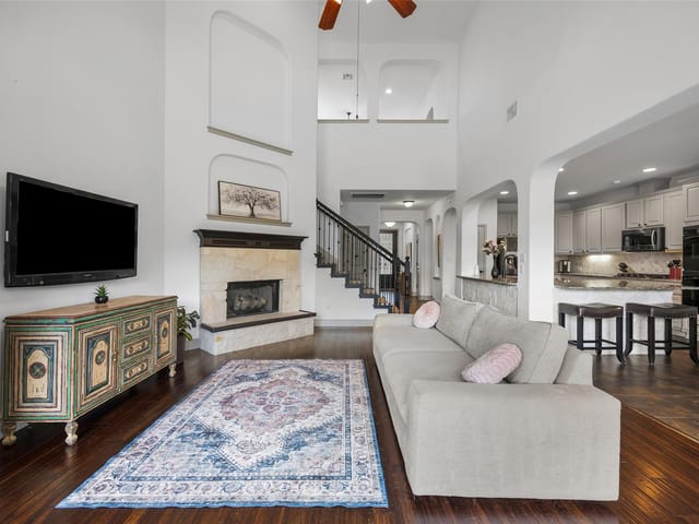 8000 Alophia DR