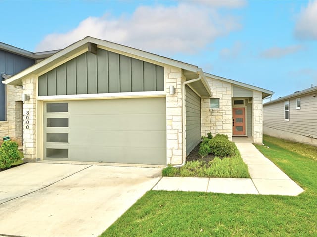 8000 Linnie Ln