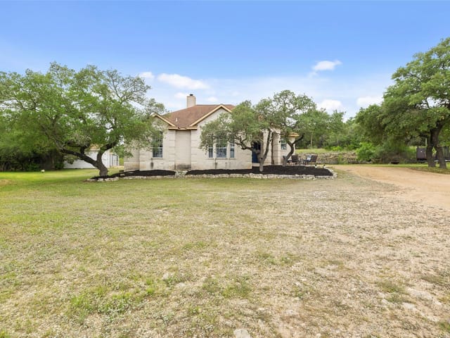 8001 N Madrone Trl