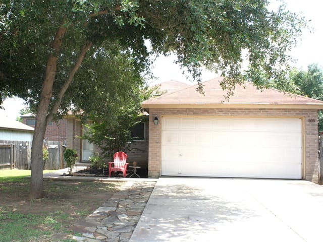8001 Rosenberry Dr